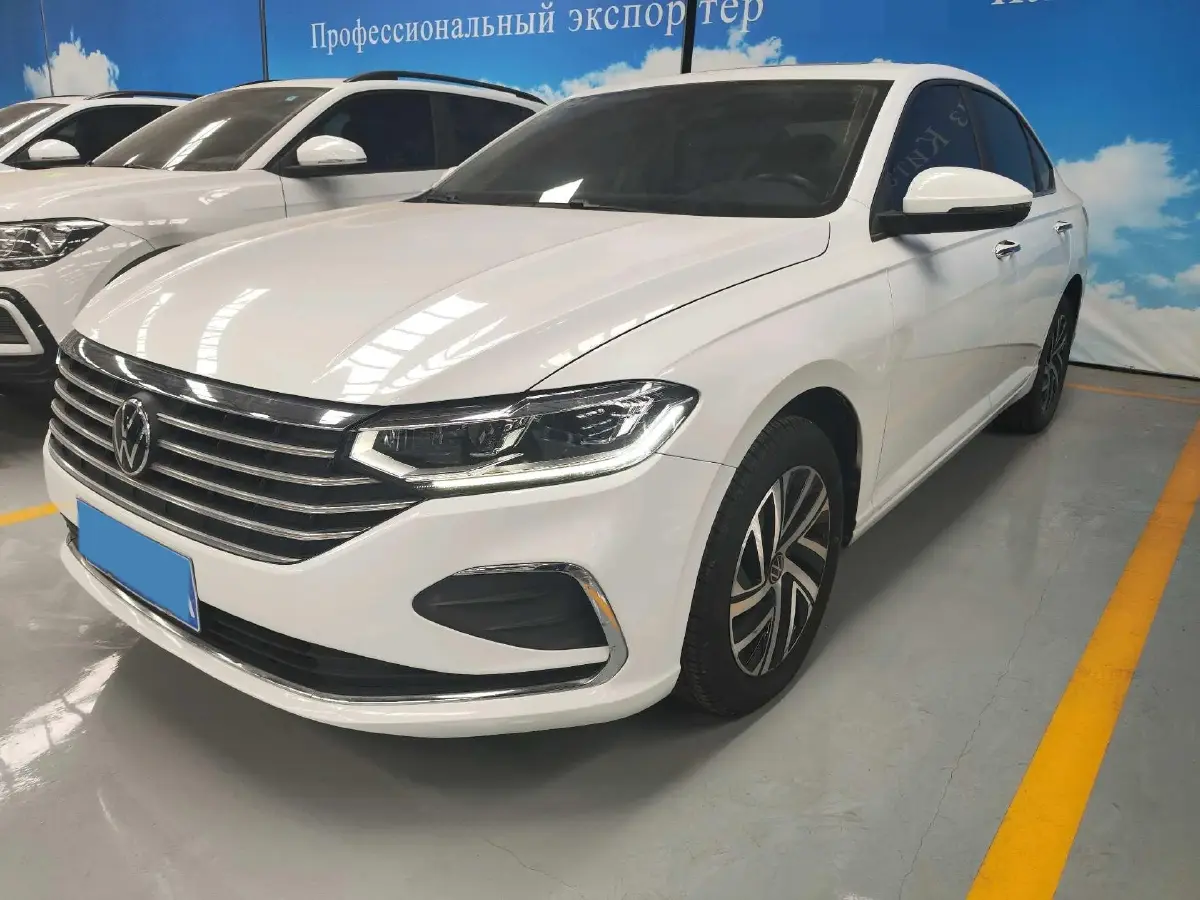 2022 Volkswagen Sagitar 1.2T 116HP L4 7DCT