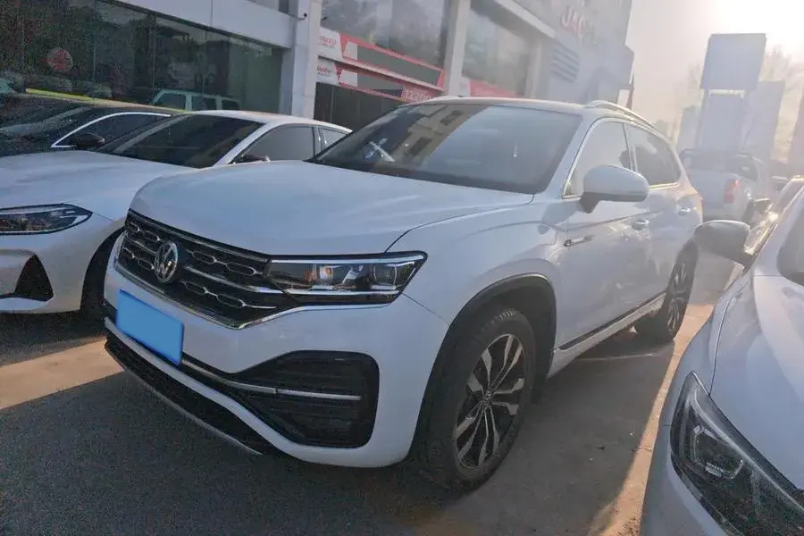 2020 Volkswagen Tayron 2.0T 220HP L4 7DCT