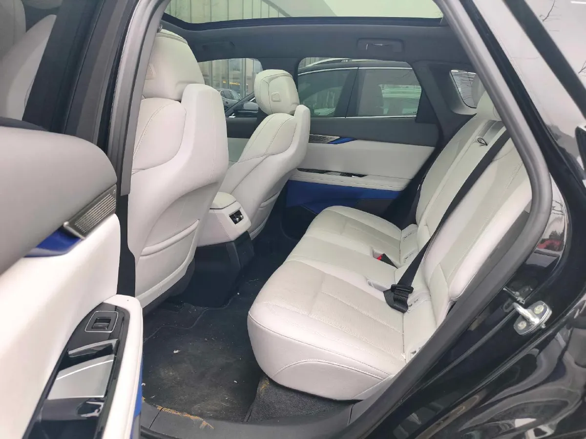 2024 Cadillac OPTIQ BEV 68.4KWH,autocango,china used car exporter,china ev exporter,chinese used car exporter,chinese used ev exporter