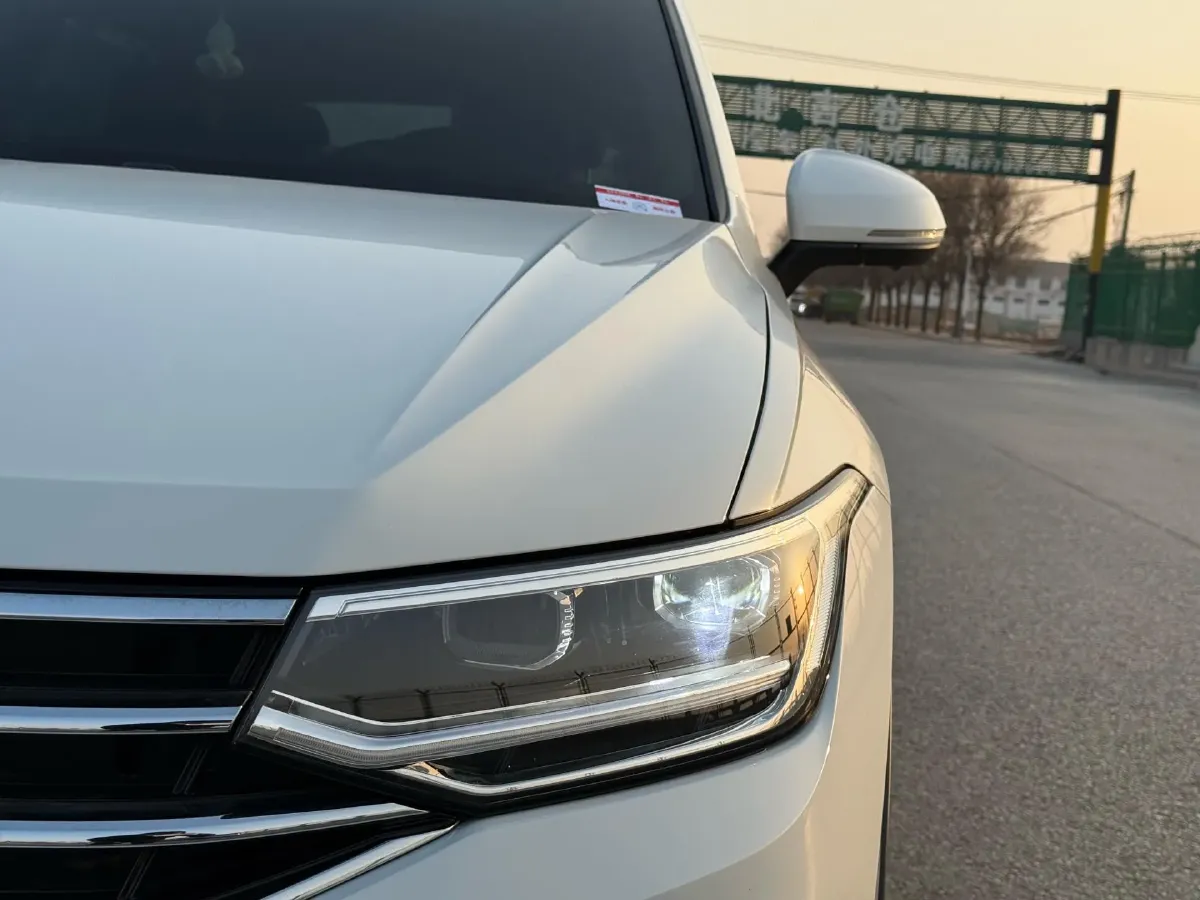 2024 Volkswagen Tiguan L 2.0T 186HP L4 7DCT,autocango,china used car exporter,china ev exporter,chinese used car exporter,chinese used ev exporter