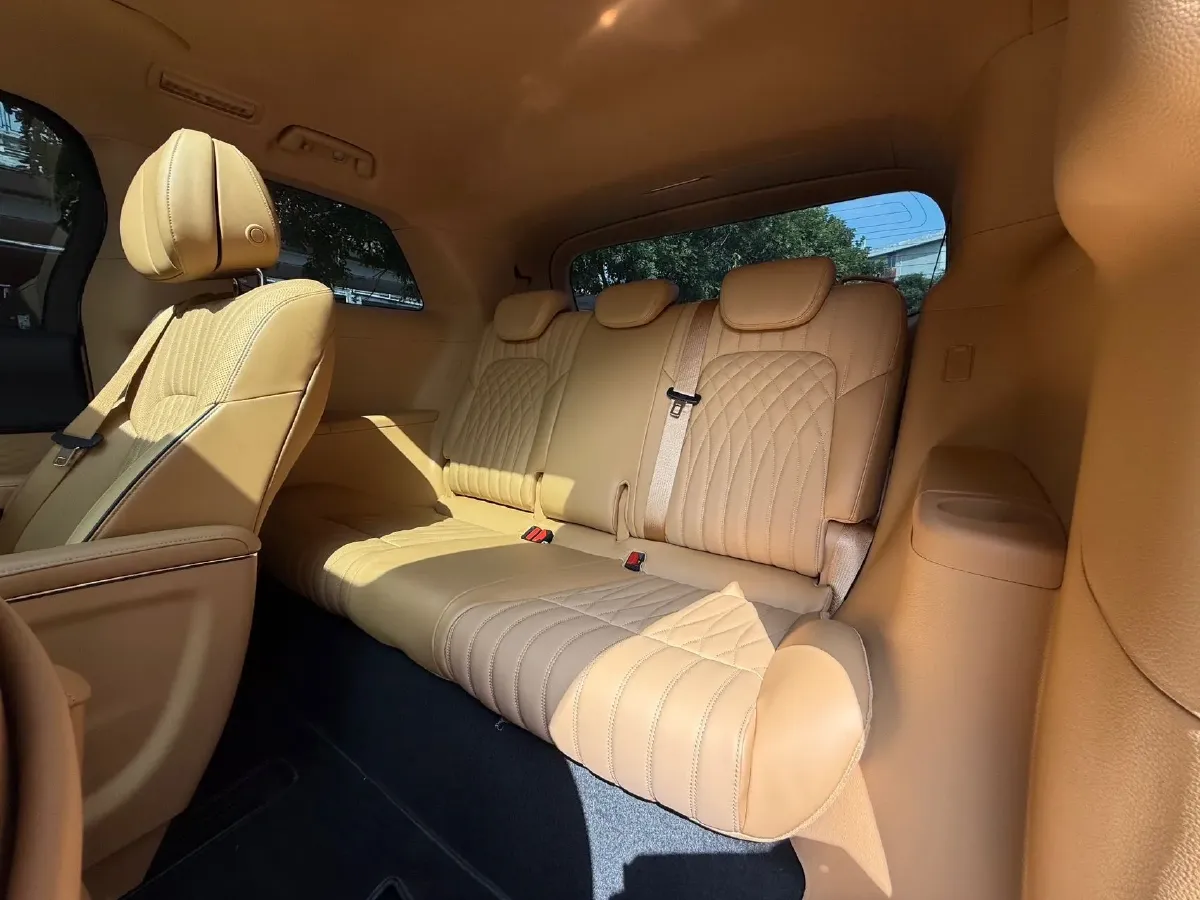 2022 Voyah Dream 1.5T 136HP L4 PHEV 25.57KWH,autocango,china used car exporter,china ev exporter,chinese used car exporter,chinese used ev exporter