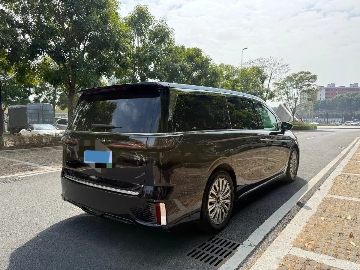 2022 Voyah Dream 1.5T 136HP L4 PHEV 25.57KWH,autocango,china used car exporter,china ev exporter,chinese used car exporter,chinese used ev exporter