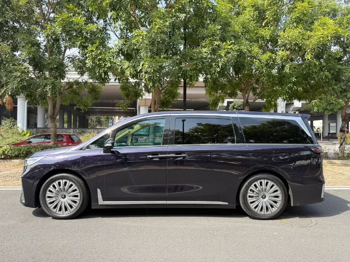 2022 Voyah Dream 1.5T 136HP L4 PHEV 25.57KWH,autocango,china used car exporter,china ev exporter,chinese used car exporter,chinese used ev exporter