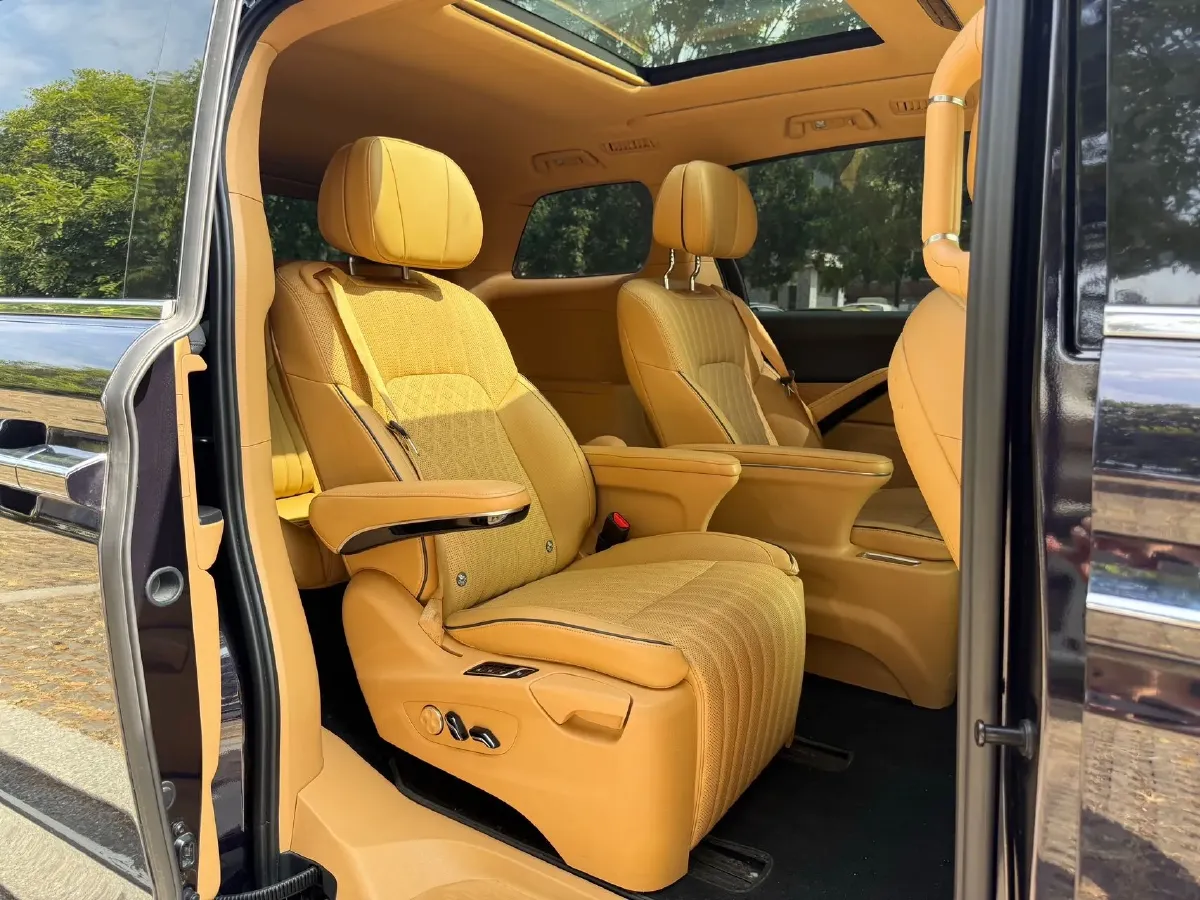 2022 Voyah Dream 1.5T 136HP L4 PHEV 25.57KWH,autocango,china used car exporter,china ev exporter,chinese used car exporter,chinese used ev exporter