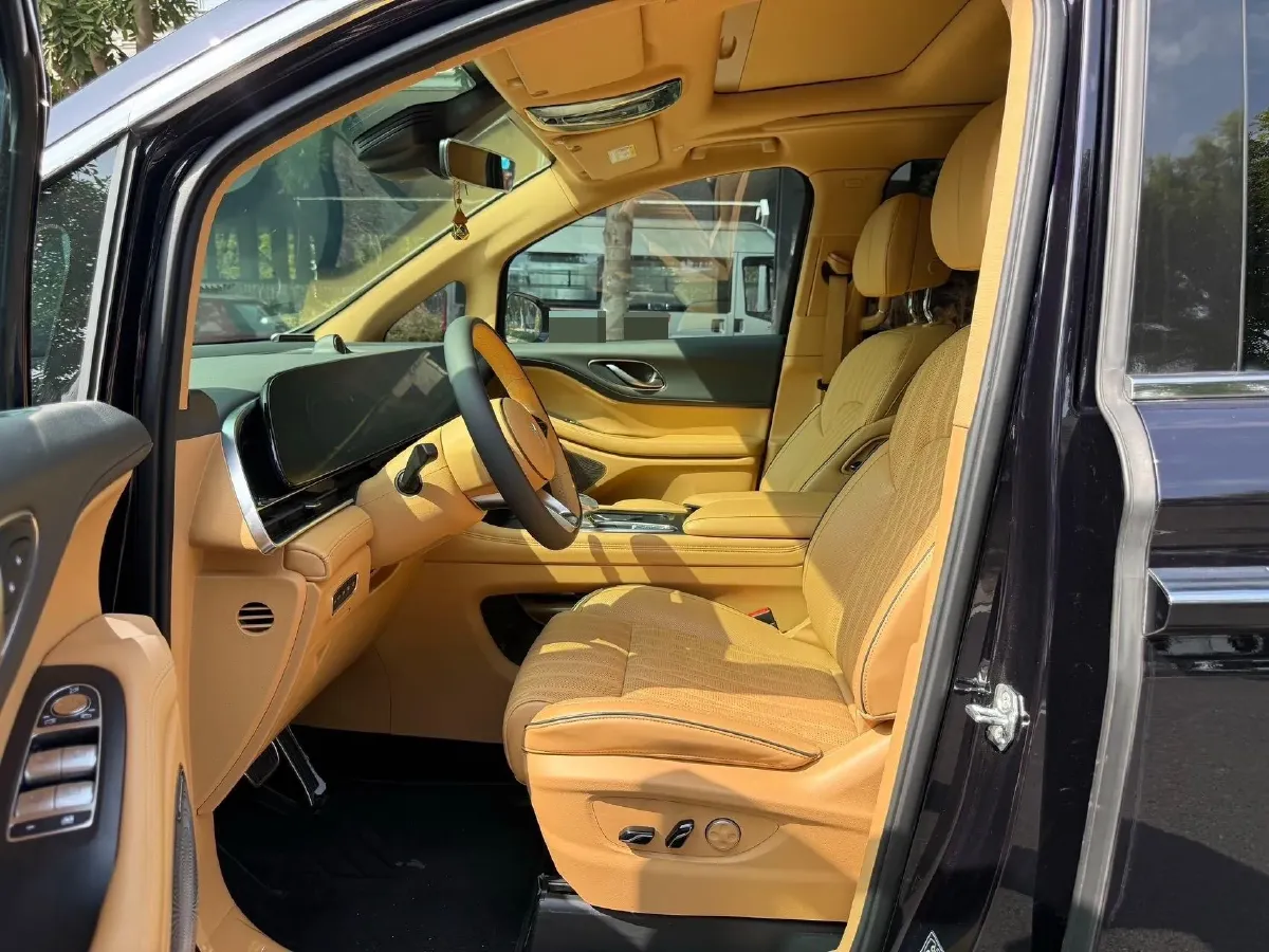 2022 Voyah Dream 1.5T 136HP L4 PHEV 25.57KWH,autocango,china used car exporter,china ev exporter,chinese used car exporter,chinese used ev exporter