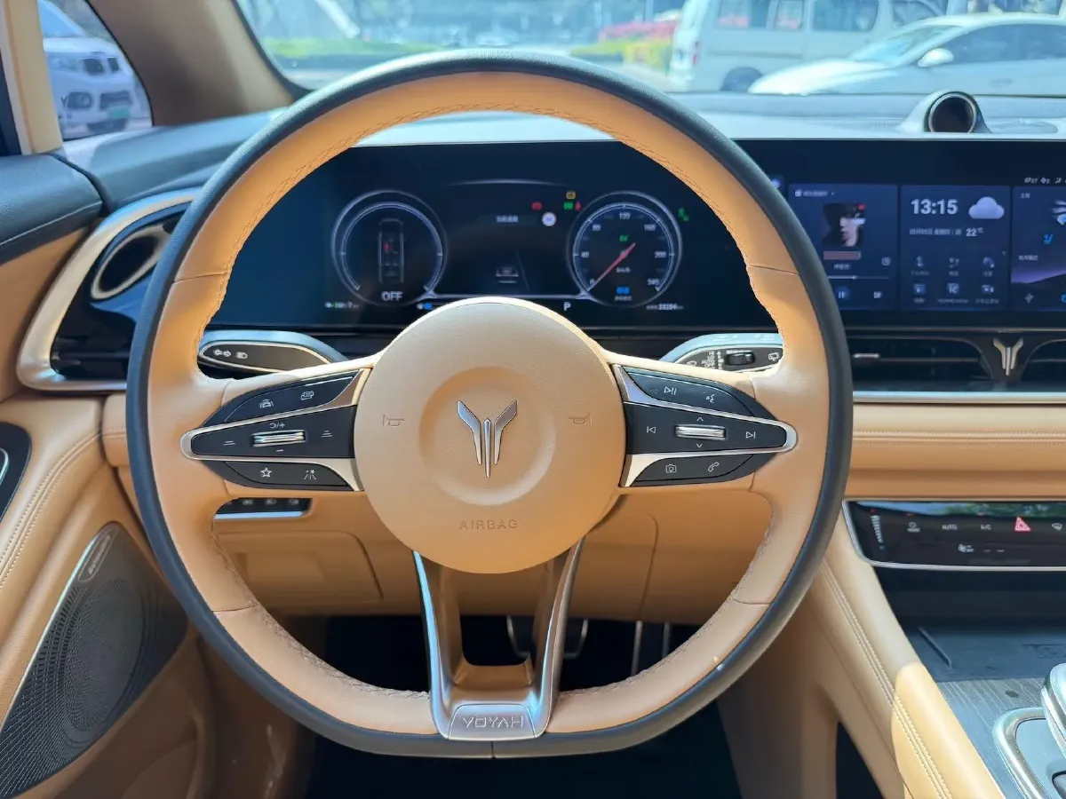 2022 Voyah Dream 1.5T 136HP L4 PHEV 25.57KWH,autocango,china used car exporter,china ev exporter,chinese used car exporter,chinese used ev exporter