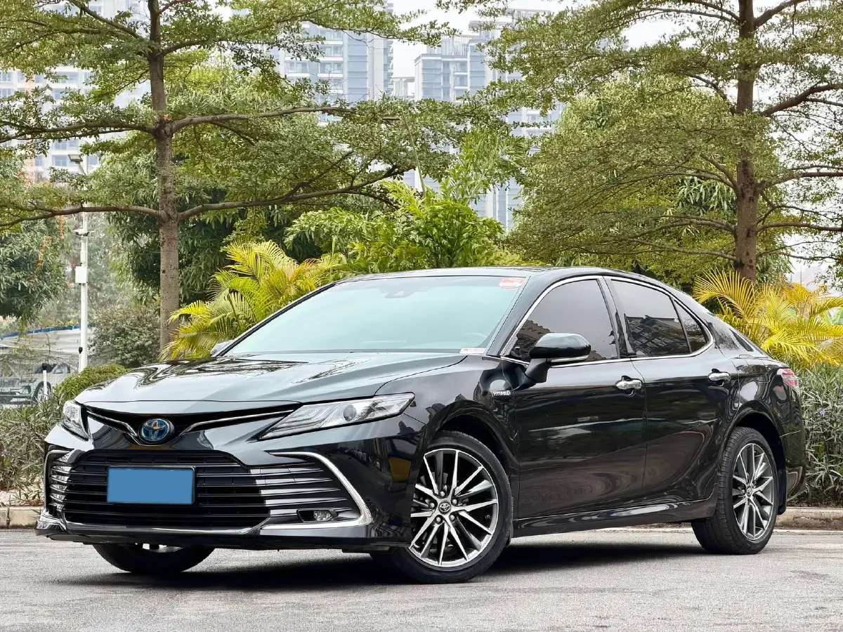 2021 Toyota Camry 2.5L 178HP L4 E-CVT Hybrid