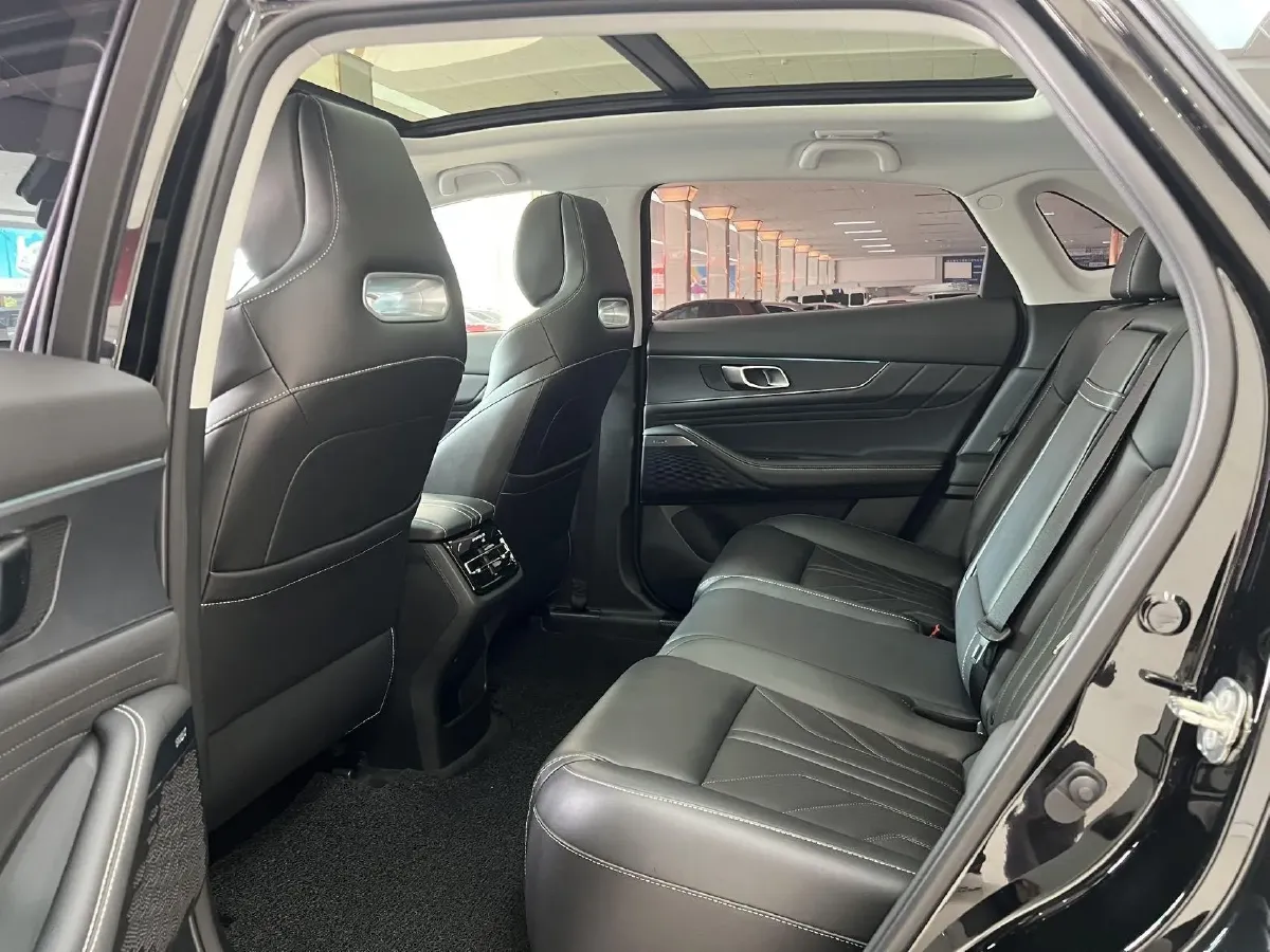 2023 ChangAn UNI-K 2.0T 233HP L4 8AT,autocango,china used car exporter,china ev exporter,chinese used car exporter,chinese used ev exporter