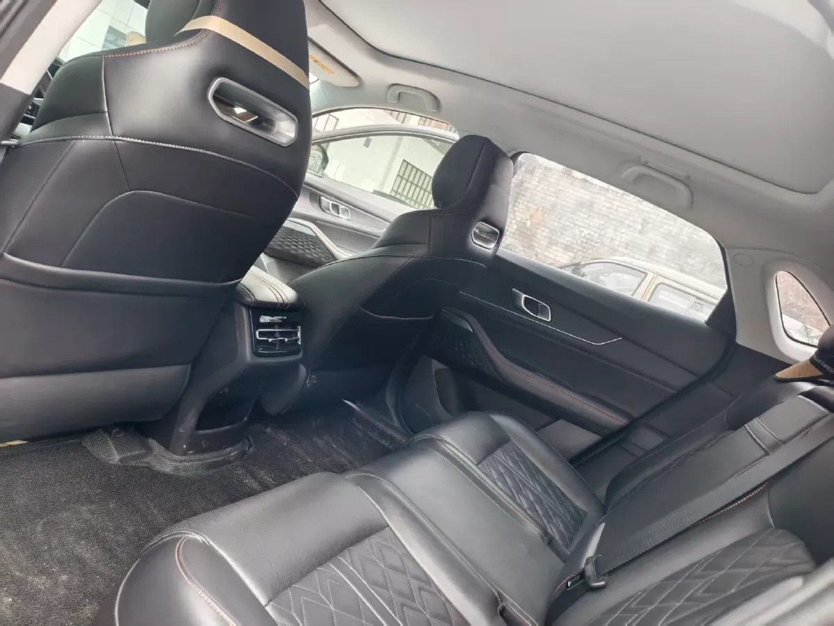 2021 ChangAn UNI-K 2.0T 233HP L4 8AT,autocango,china used car exporter,china ev exporter,chinese used car exporter,chinese used ev exporter