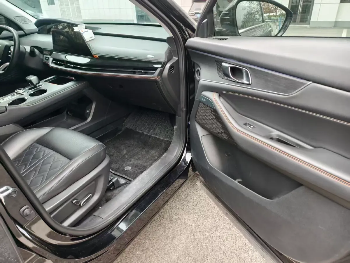 2021 ChangAn UNI-K 2.0T 233HP L4 8AT,autocango,china used car exporter,china ev exporter,chinese used car exporter,chinese used ev exporter