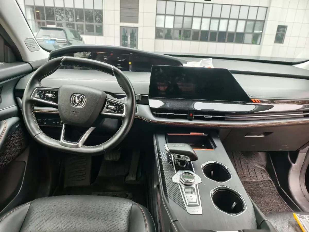 2021 ChangAn UNI-K 2.0T 233HP L4 8AT,autocango,china used car exporter,china ev exporter,chinese used car exporter,chinese used ev exporter