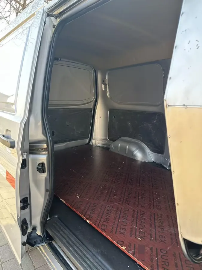 2022 WuLing RongGuang S 1.2L 76HP L4 5MT,autocango,china used car exporter,china ev exporter,chinese used car exporter,chinese used ev exporter