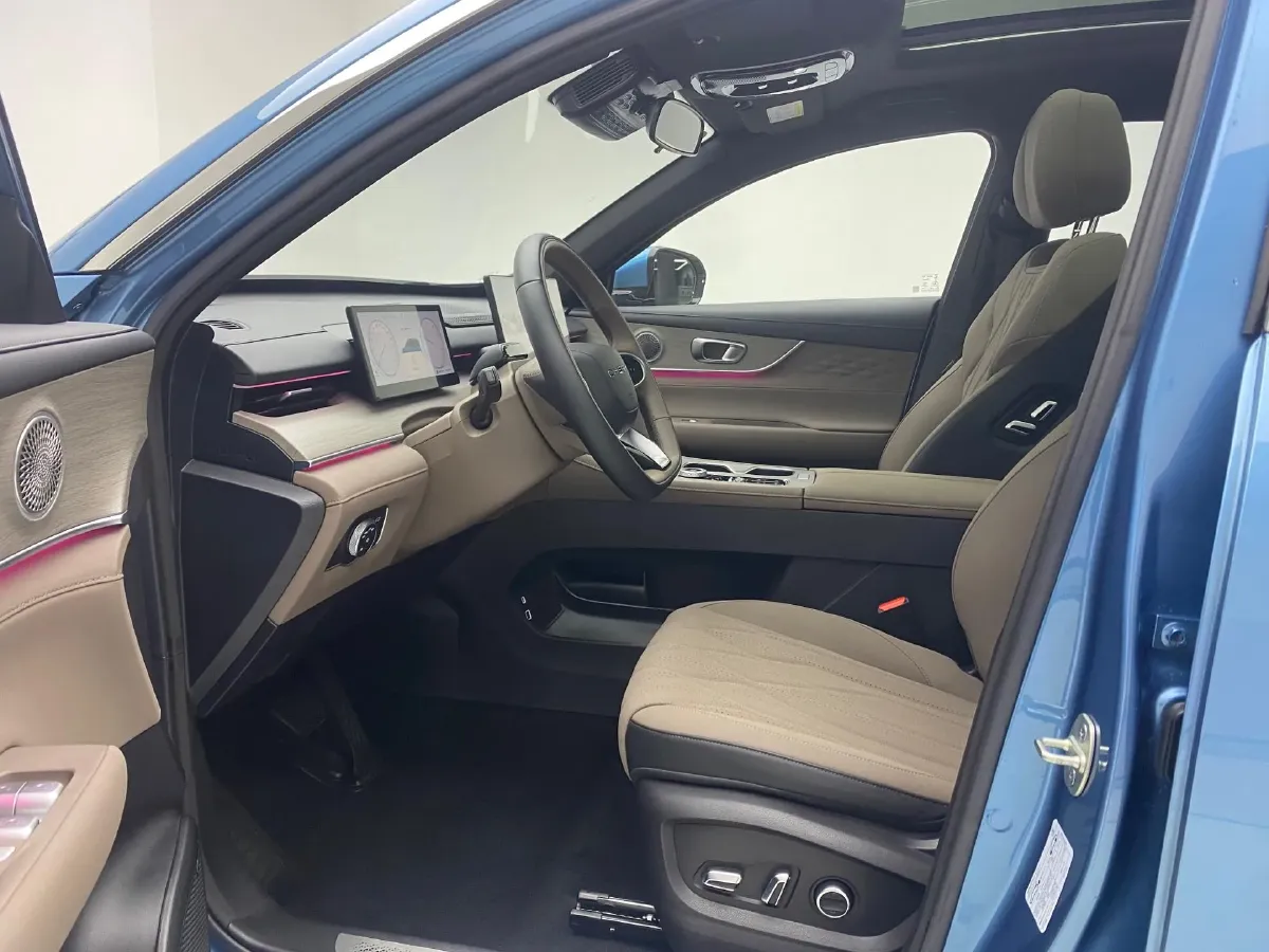 2025 Chery Tiggo8 PLUS C-DM 1.5T 156HP L4 1DHT PHEV,autocango,china used car exporter,china ev exporter,chinese used car exporter,chinese used ev exporter