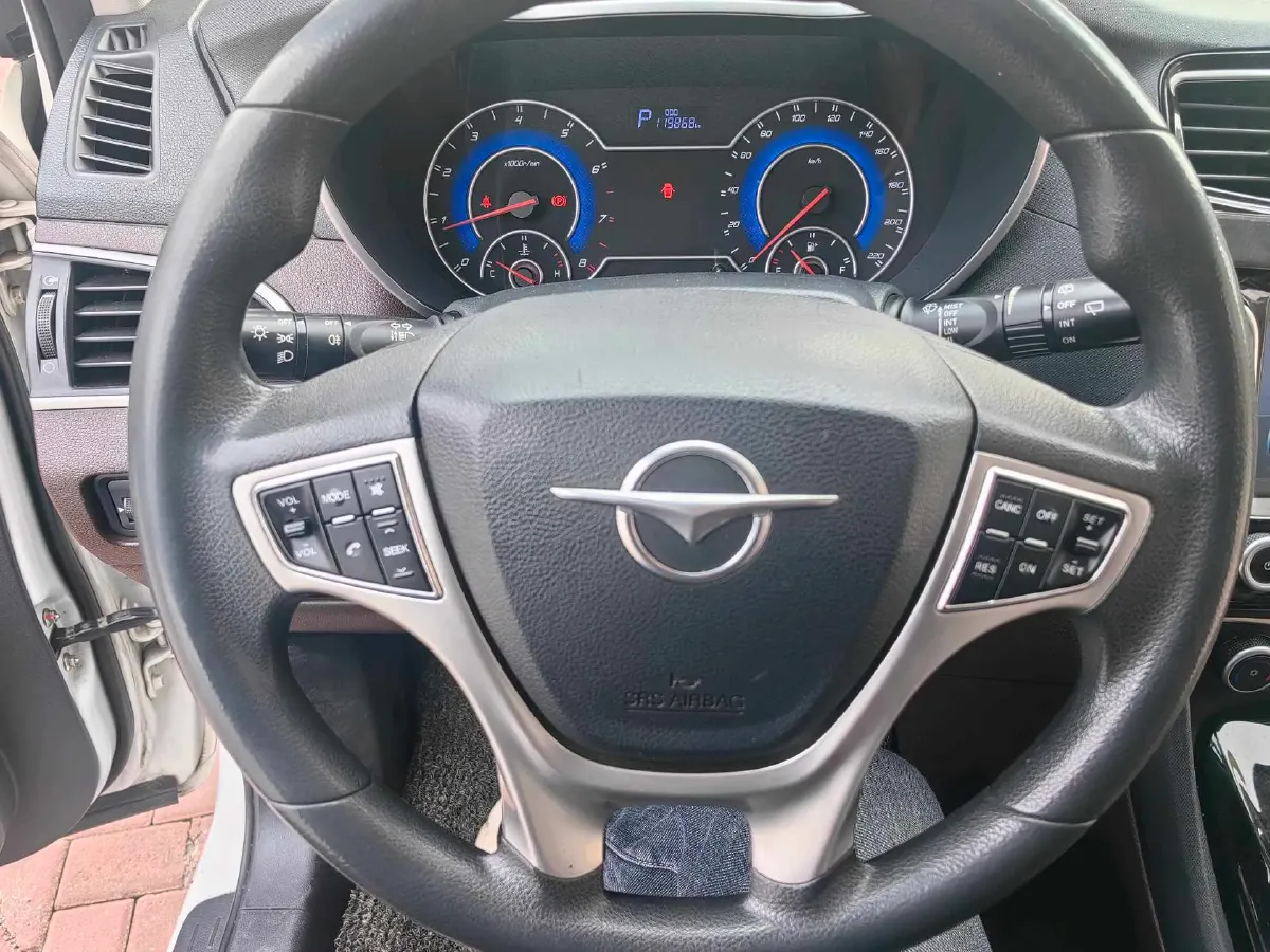 2017 HaiMa Family F7 1.5T 165HP L4 6AT,autocango,china used car exporter,china ev exporter,chinese used car exporter,chinese used ev exporter