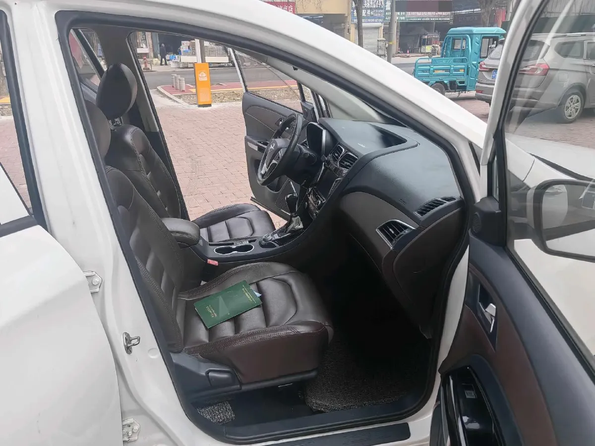 2017 HaiMa Family F7 1.5T 165HP L4 6AT,autocango,china used car exporter,china ev exporter,chinese used car exporter,chinese used ev exporter