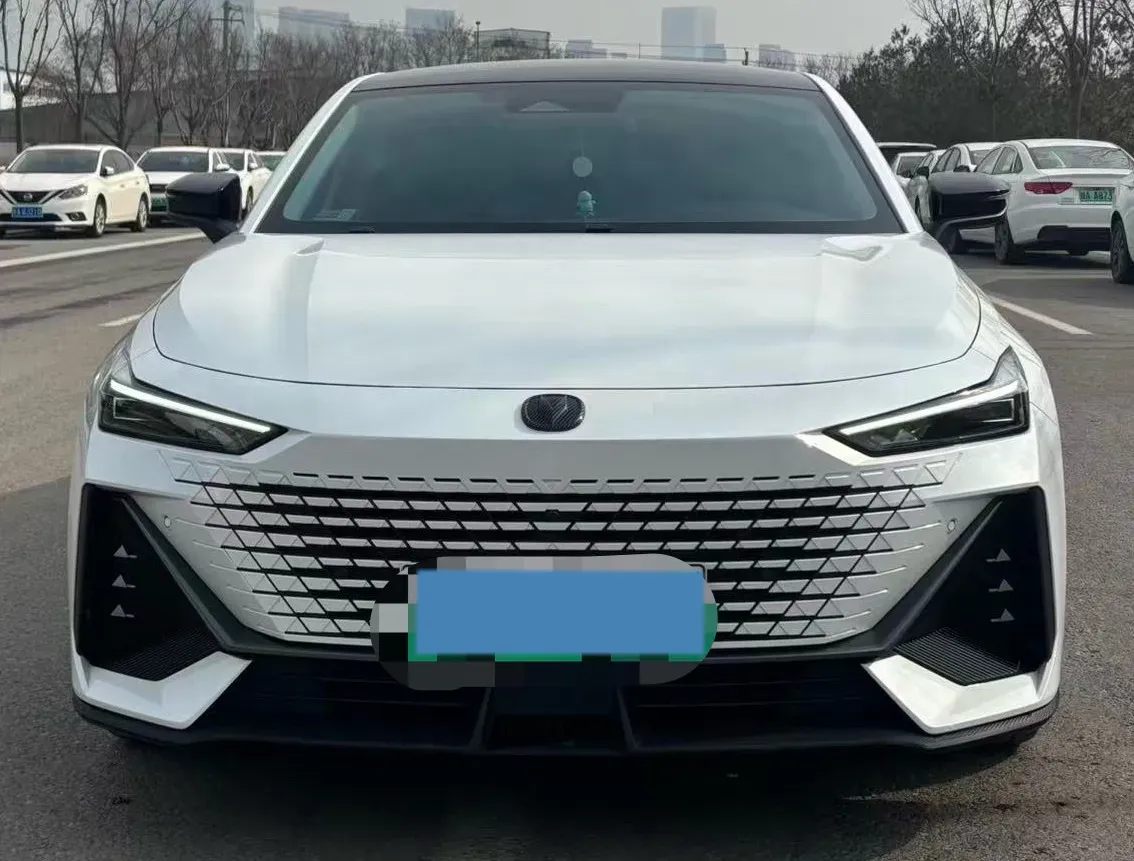 2023 ChangAn UNI-V iDD 1.5T 170HP L4 6TCT PHEV 18.4KWH,autocango,china used car exporter,china ev exporter,chinese used car exporter,chinese used ev exporter