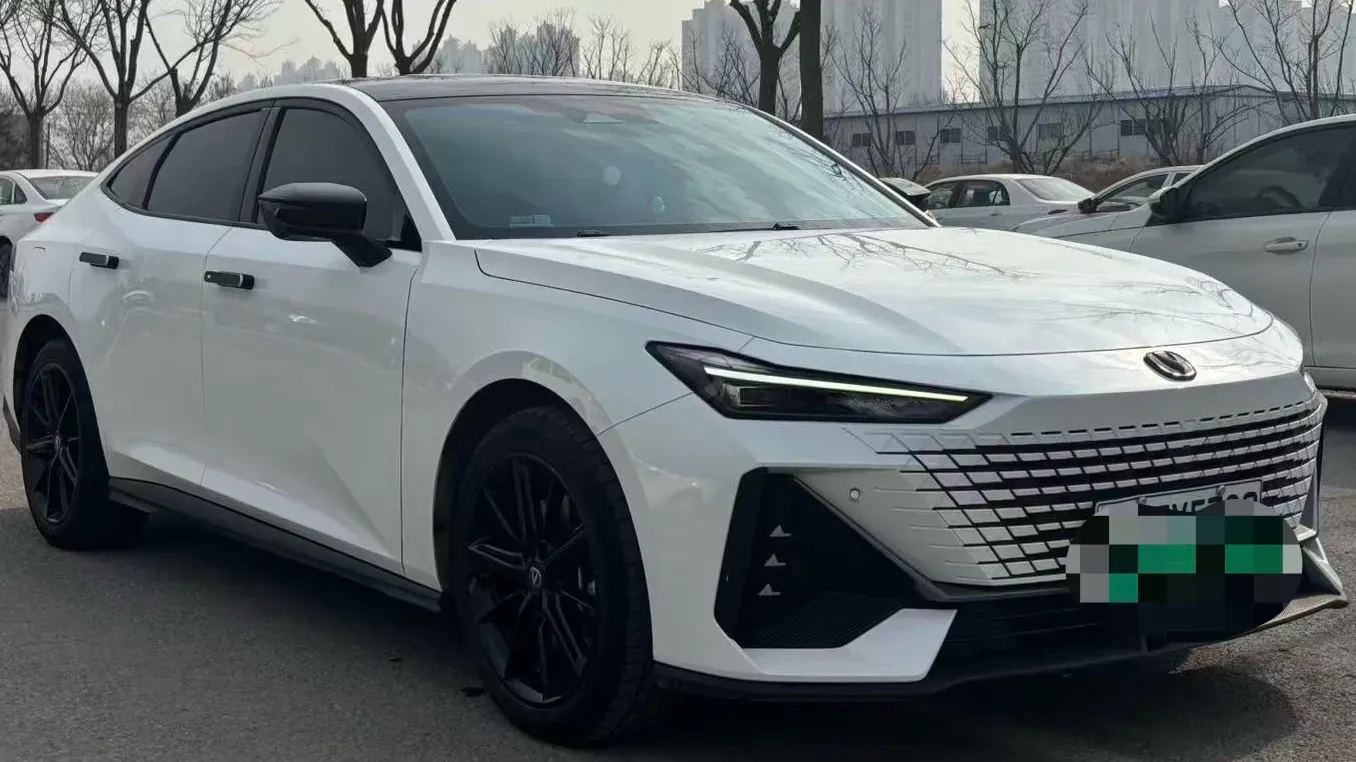 2023 ChangAn UNI-V iDD 1.5T 170HP L4 6TCT PHEV 18.4KWH,autocango,china used car exporter,china ev exporter,chinese used car exporter,chinese used ev exporter