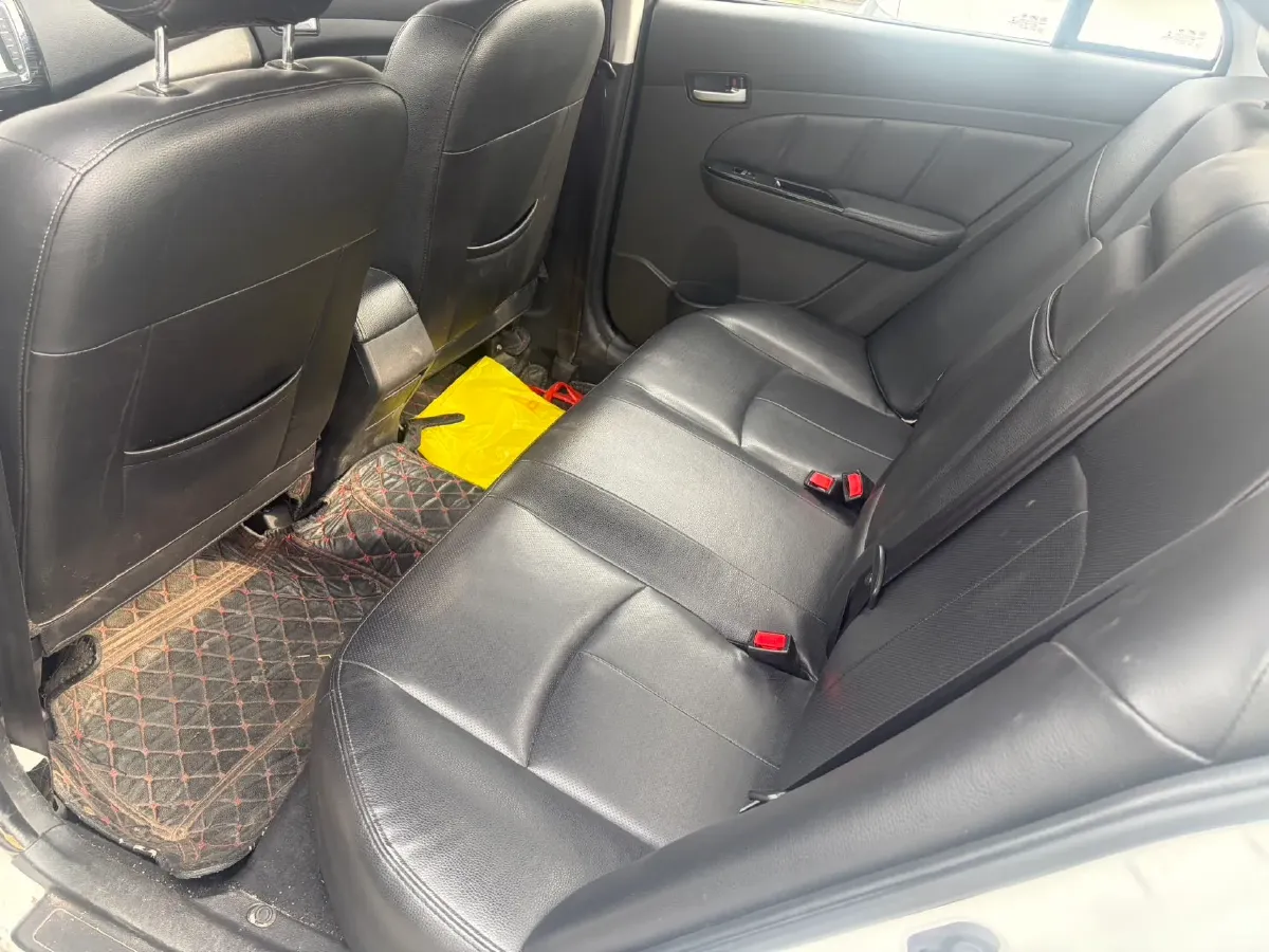 2018 Yema SiPaiKa 1.5L 112HP L4 5MT,autocango,china used car exporter,china ev exporter,chinese used car exporter,chinese used ev exporter