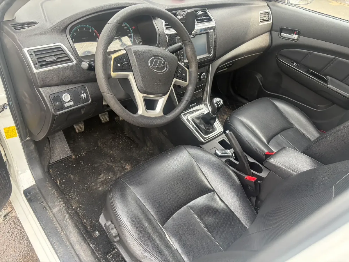 2018 Yema SiPaiKa 1.5L 112HP L4 5MT,autocango,china used car exporter,china ev exporter,chinese used car exporter,chinese used ev exporter