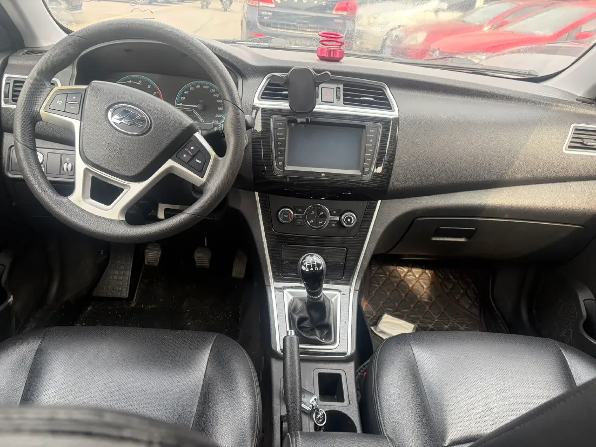 2018 Yema SiPaiKa 1.5L 112HP L4 5MT,autocango,china used car exporter,china ev exporter,chinese used car exporter,chinese used ev exporter