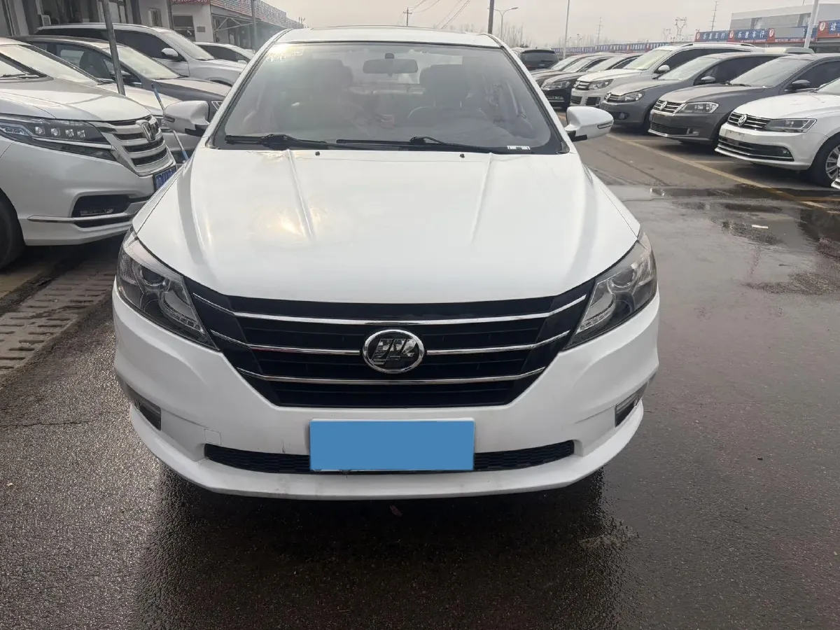 2018 Yema SiPaiKa 1.5L 112HP L4 5MT,autocango,china used car exporter,china ev exporter,chinese used car exporter,chinese used ev exporter