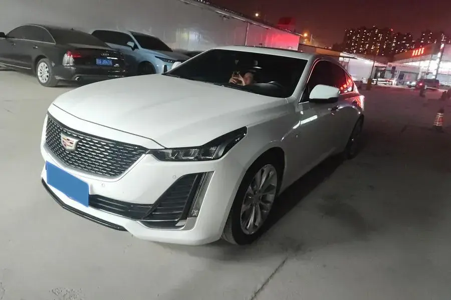 2022 Cadillac CT5 2.0T 237HP L4 10AT