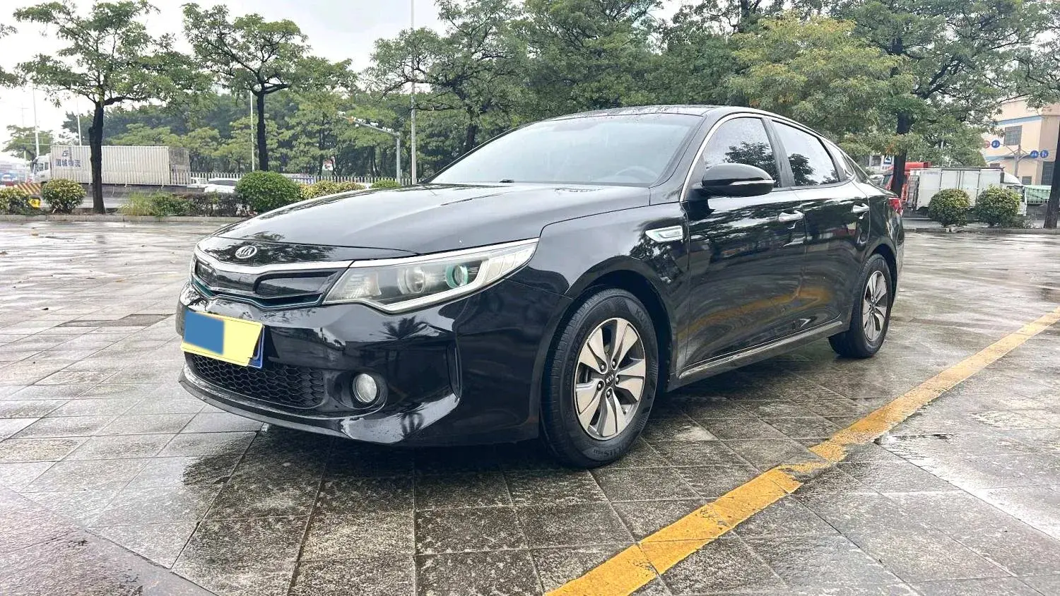 2016 Kia K5 2.0L 156HP L4 6AT Hybrid