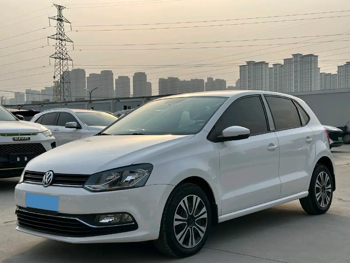 2016 Volkswagen Polo 1.6L 110HP L4 6AT