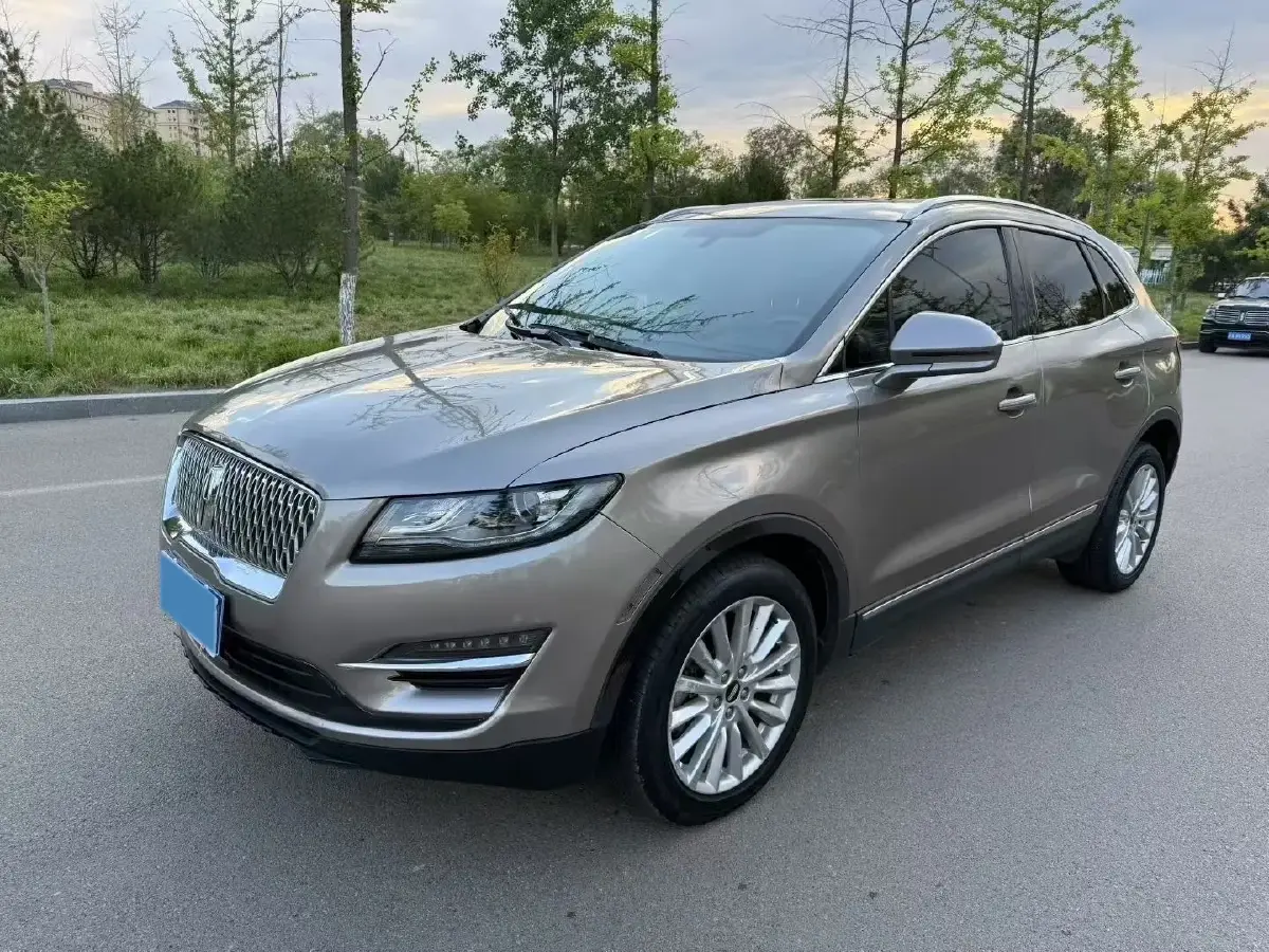 2019 Lincoln MKC 2.0T 203HP L4 6AT