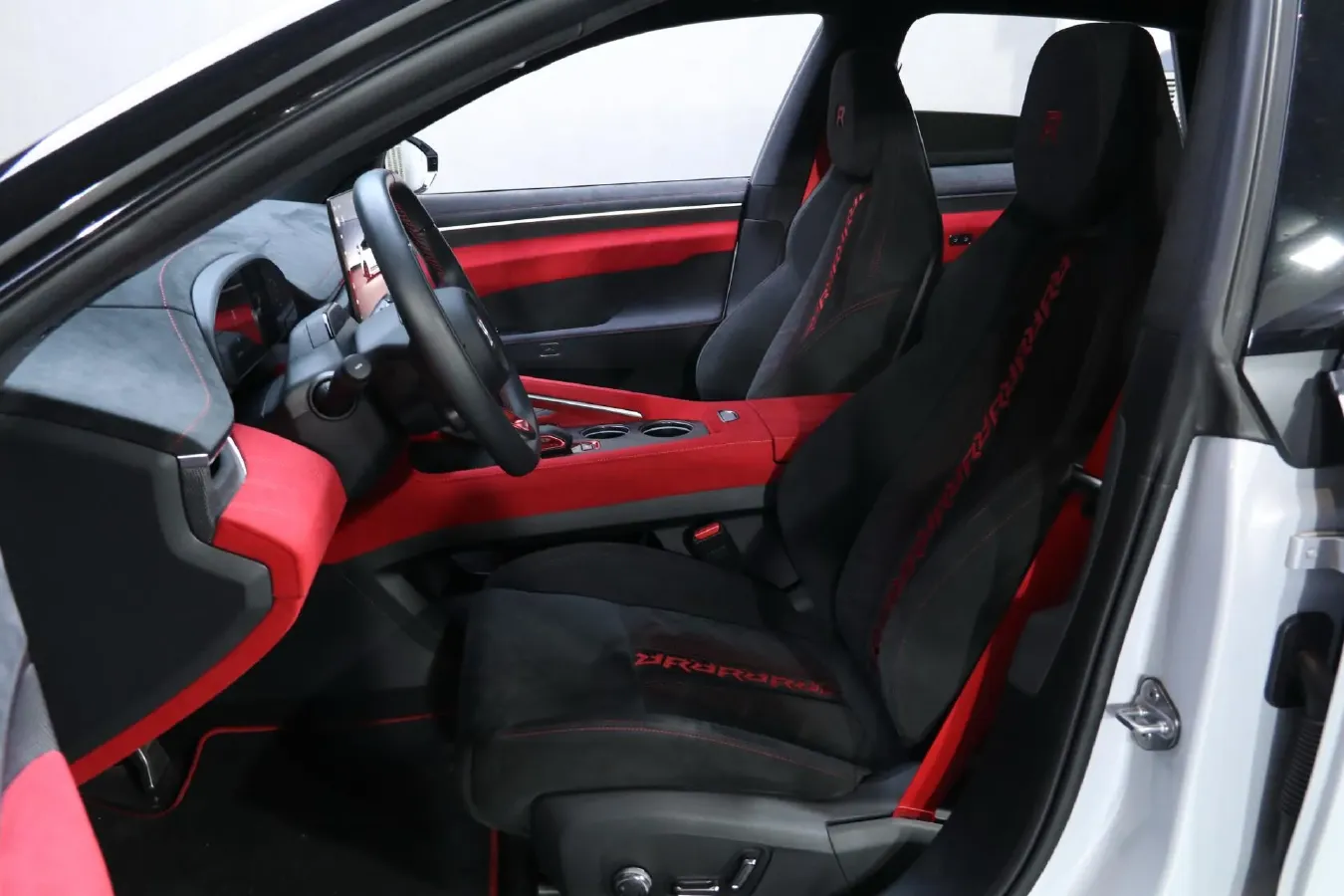 2023 Zeekr 001 FR BEV 100KWH,autocango,china used car exporter,china ev exporter,chinese used car exporter,chinese used ev exporter