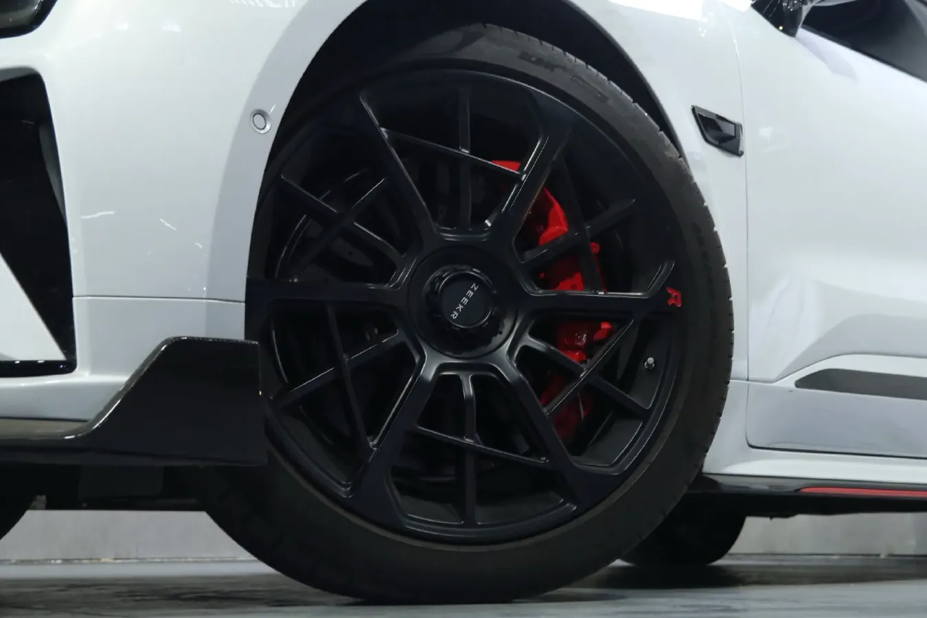 2023 Zeekr 001 FR BEV 100KWH,autocango,china used car exporter,china ev exporter,chinese used car exporter,chinese used ev exporter