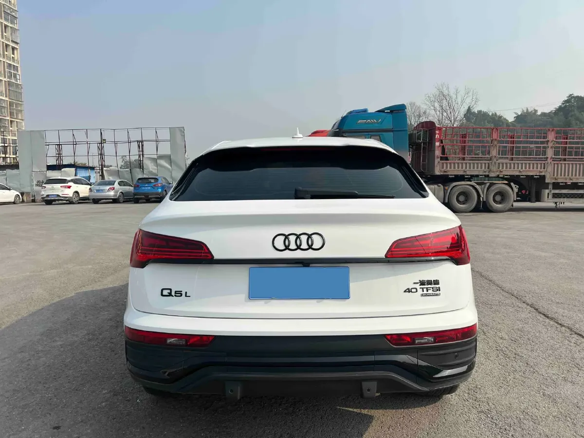 2023 Audi Q5L Sportback 2.0T 190HP L4 7DCT,autocango,china used car exporter,china ev exporter,chinese used car exporter,chinese used ev exporter