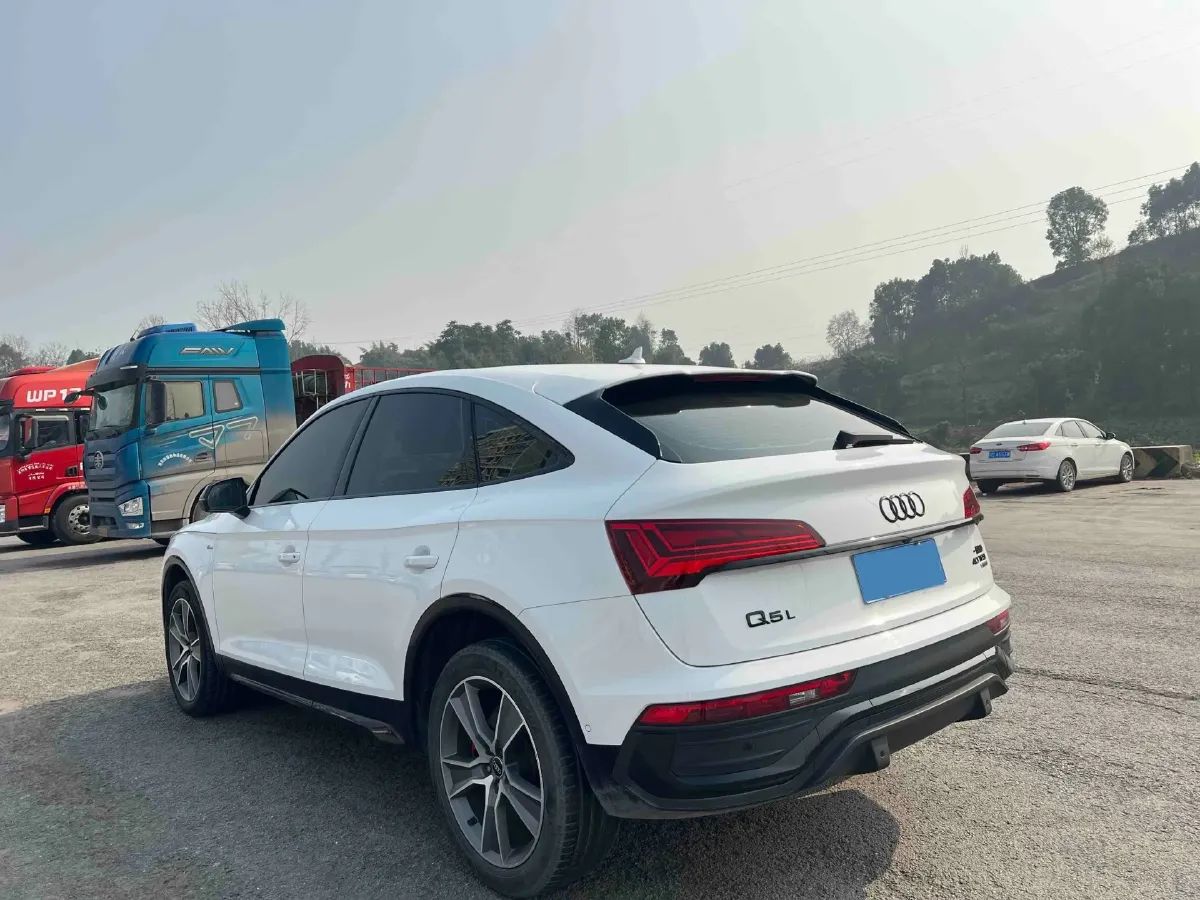 2023 Audi Q5L Sportback 2.0T 190HP L4 7DCT,autocango,china used car exporter,china ev exporter,chinese used car exporter,chinese used ev exporter