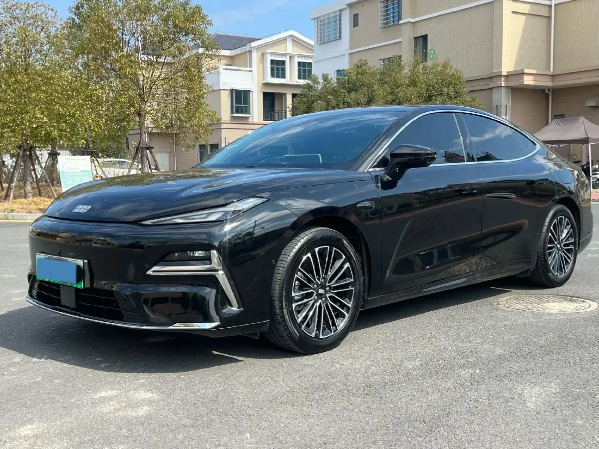 2025 Geely Galaxy Starshine 8 1.5L 112HP L4 1DHT PHEV