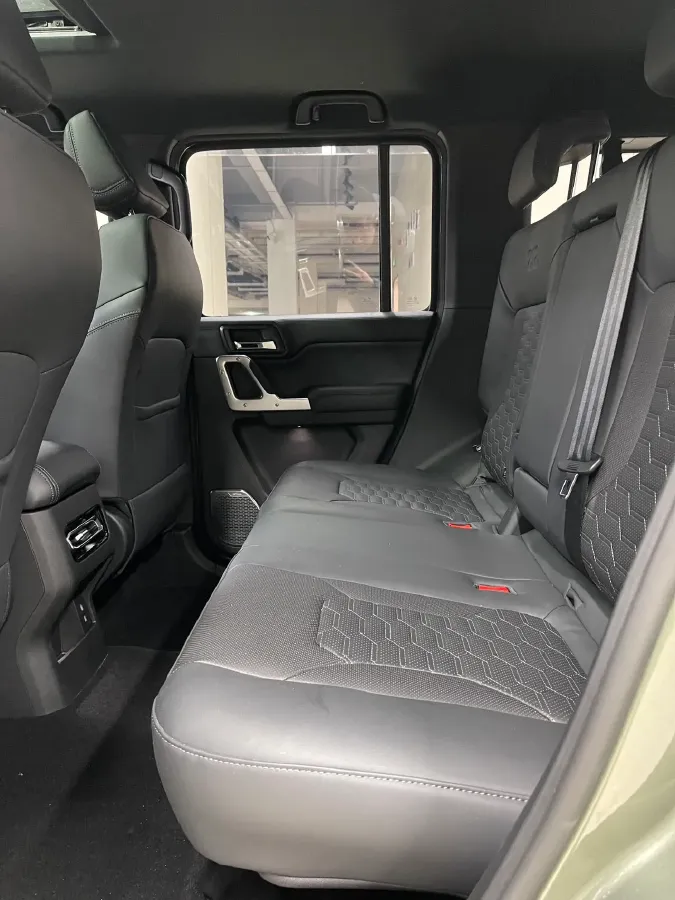 2024 212 212 T01 2.0T 252HP L4 8AT,autocango,china used car exporter,china ev exporter,chinese used car exporter,chinese used ev exporter