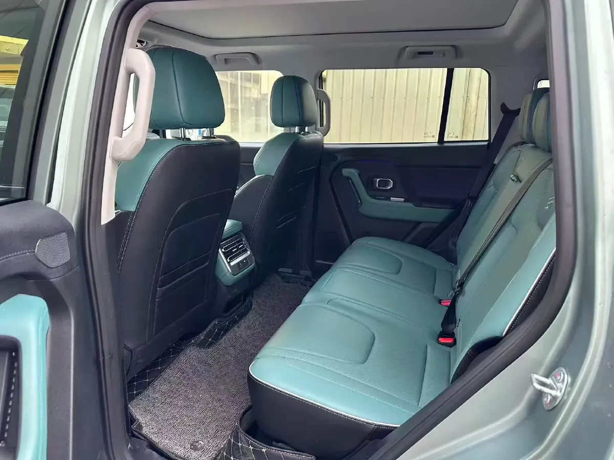 2025 Jetour Freeman 2.0T 254HP L4 8AT,autocango,china used car exporter,china ev exporter,chinese used car exporter,chinese used ev exporter