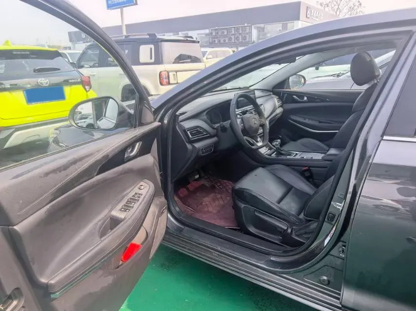 2022 ChangAn Raeton CC 1.5T 188HP L4 7DCT,autocango,china used car exporter,china ev exporter,chinese used car exporter,chinese used ev exporter