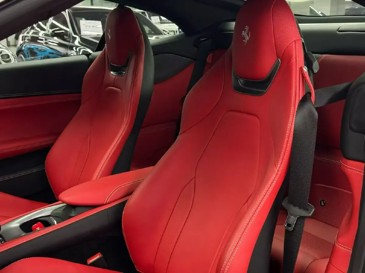 2021 Ferrari Portofino 3.9T 620HP V8 8DCT,autocango,china used car exporter,china ev exporter,chinese used car exporter,chinese used ev exporter