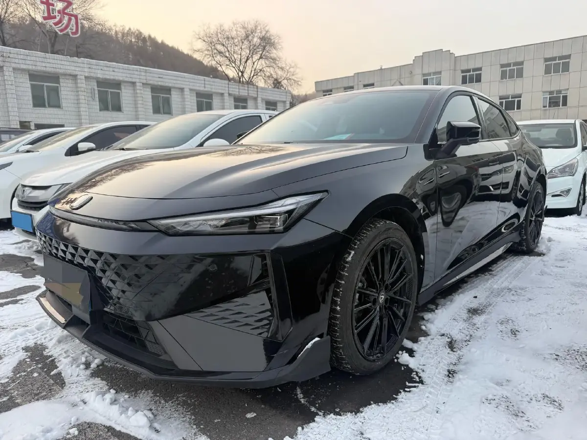 2025 ChangAn UNI-V 1.5T 192HP L4 7DCT