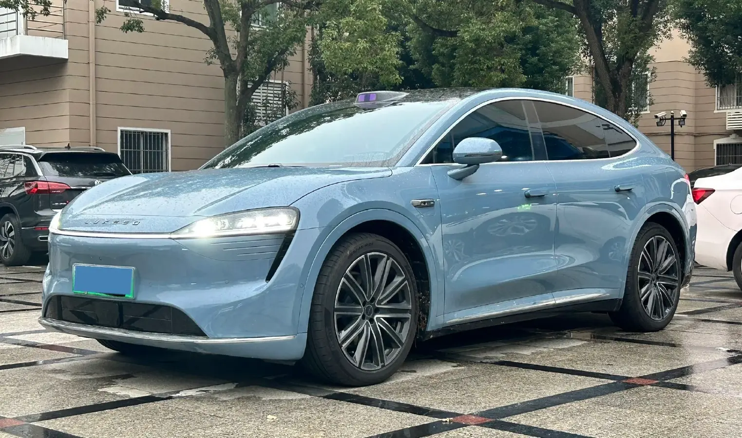 2024 HIMA R7 BEV 82KWH