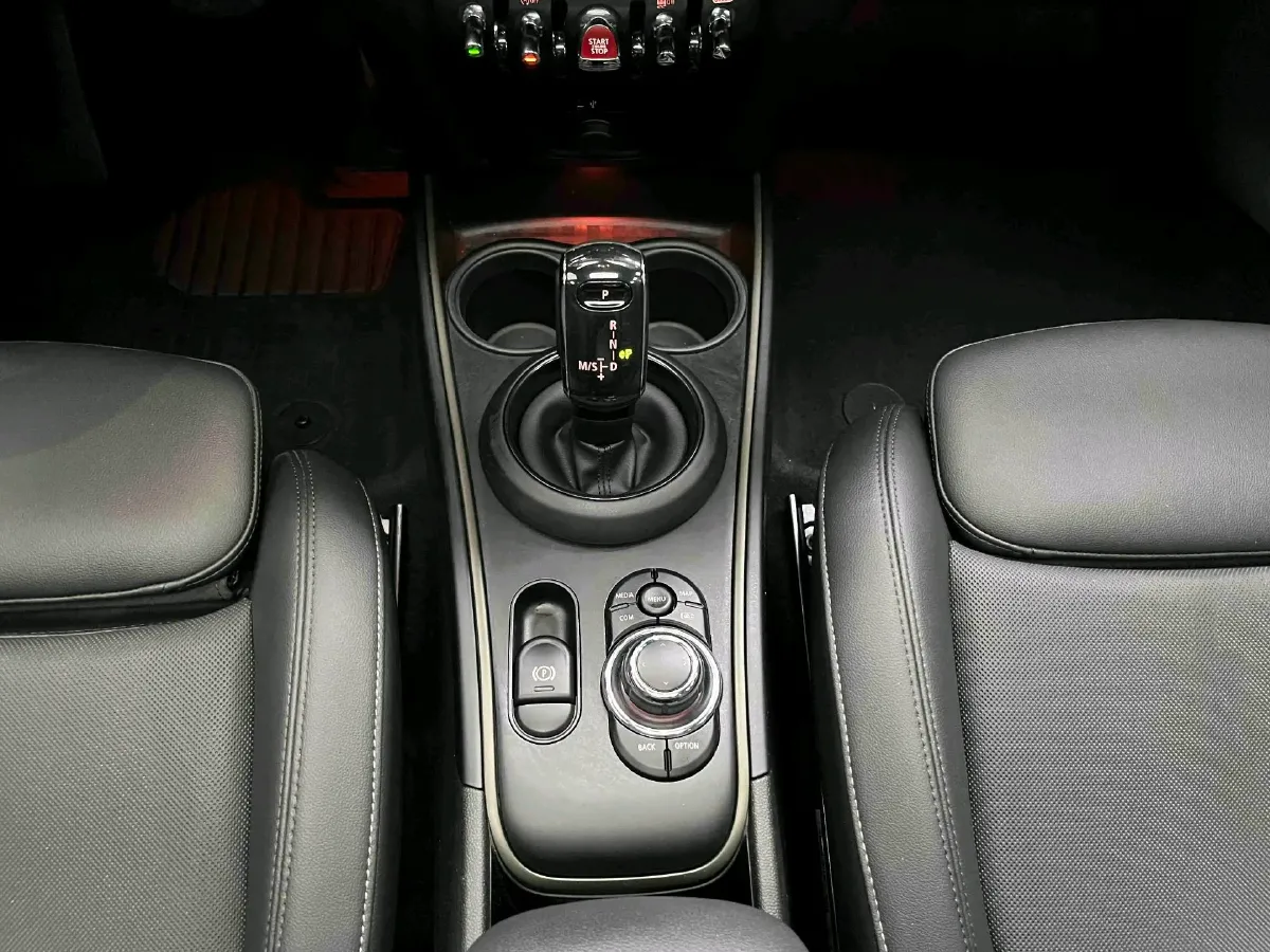 2022 MINI COUNTRYMAN 2.0T 192HP L4 8AT,autocango,china used car exporter,china ev exporter,chinese used car exporter,chinese used ev exporter