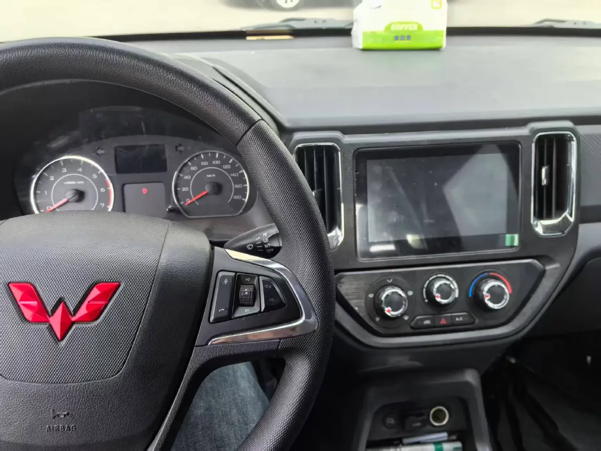 2021 WuLing ZhentTu 1.5L 99HP L4 5MT,autocango,china used car exporter,china ev exporter,chinese used car exporter,chinese used ev exporter