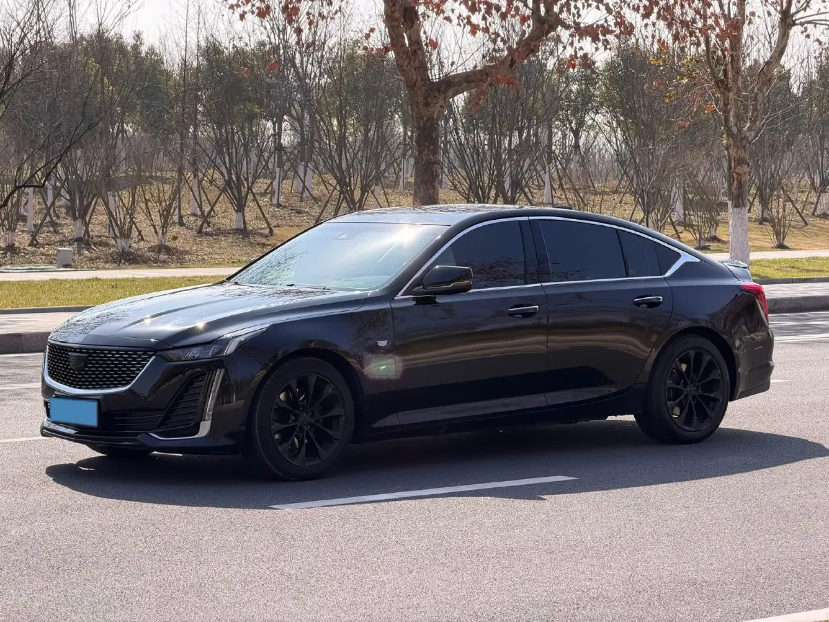 2022 Cadillac CT5 2.0T 237HP L4 10AT