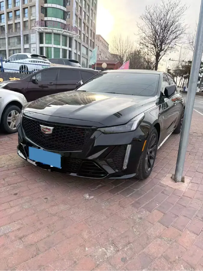 2023 Cadillac CT5 2.0T 237HP L4 10AT