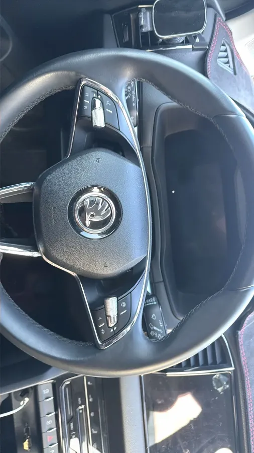 2022 Skoda Karoq 1.4T 150HP L4 7DCT,autocango,china used car exporter,china ev exporter,chinese used car exporter,chinese used ev exporter