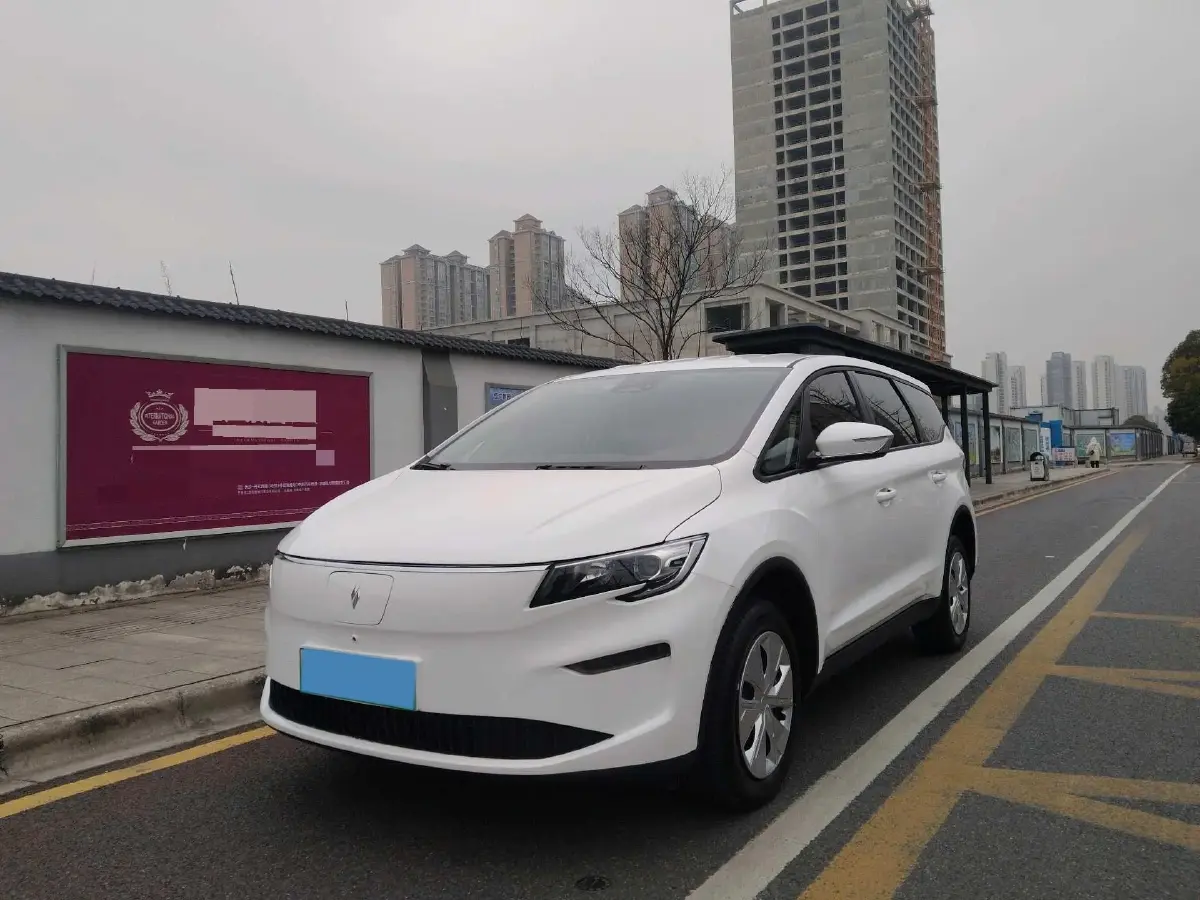 2025 Livan 8 BEV 68.03KWH