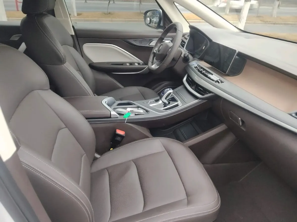 2025 Livan 8 BEV 68.03KWH,autocango,china used car exporter,china ev exporter,chinese used car exporter,chinese used ev exporter