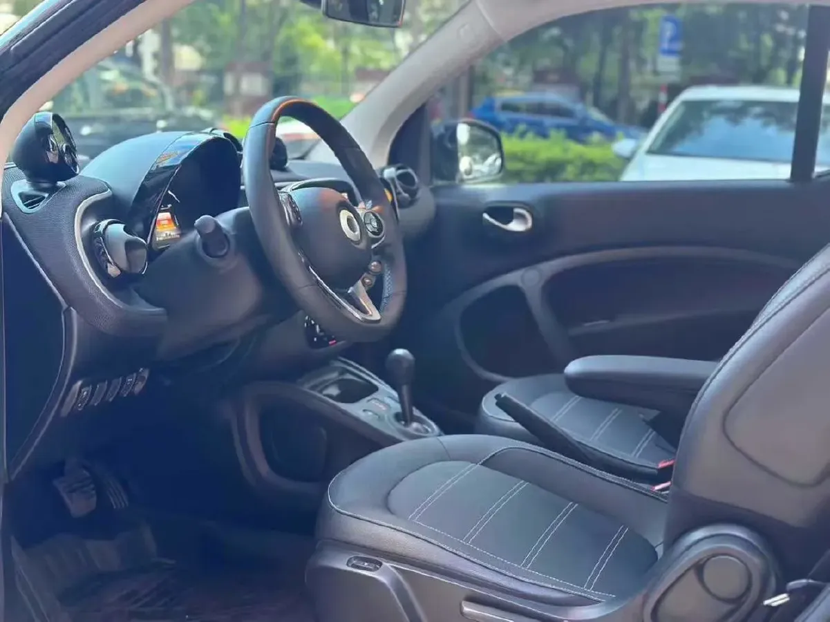 2018 Smart smart forfour 0.9T 90HP L3 6DCT,autocango,china used car exporter,china ev exporter,chinese used car exporter,chinese used ev exporter