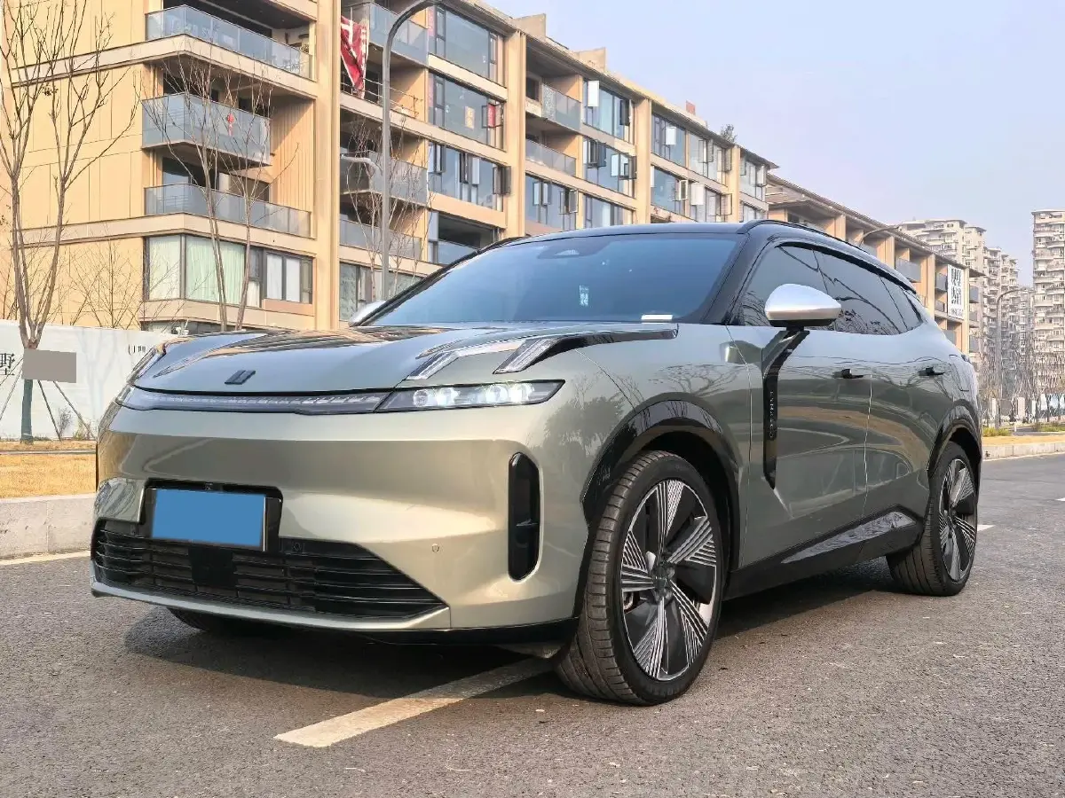2023 LYNK&CO 08 EM-P 1.5T 163HP L4 3DHT PHEV 39.6KWH