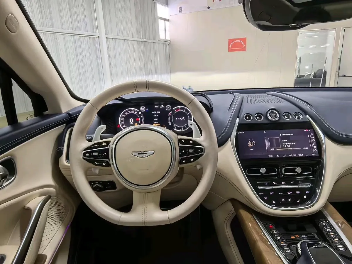 2021 Aston Martin DBX 4.0T 550HP V8 9AT,autocango,china used car exporter,china ev exporter,chinese used car exporter,chinese used ev exporter